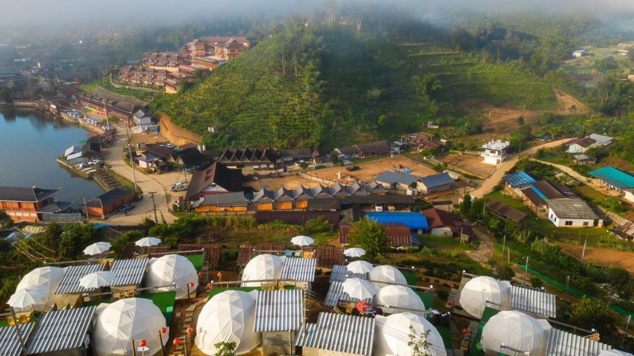รักไทยโฮมสเตย์ Ban Rak Thai Ngoại thất bức ảnh