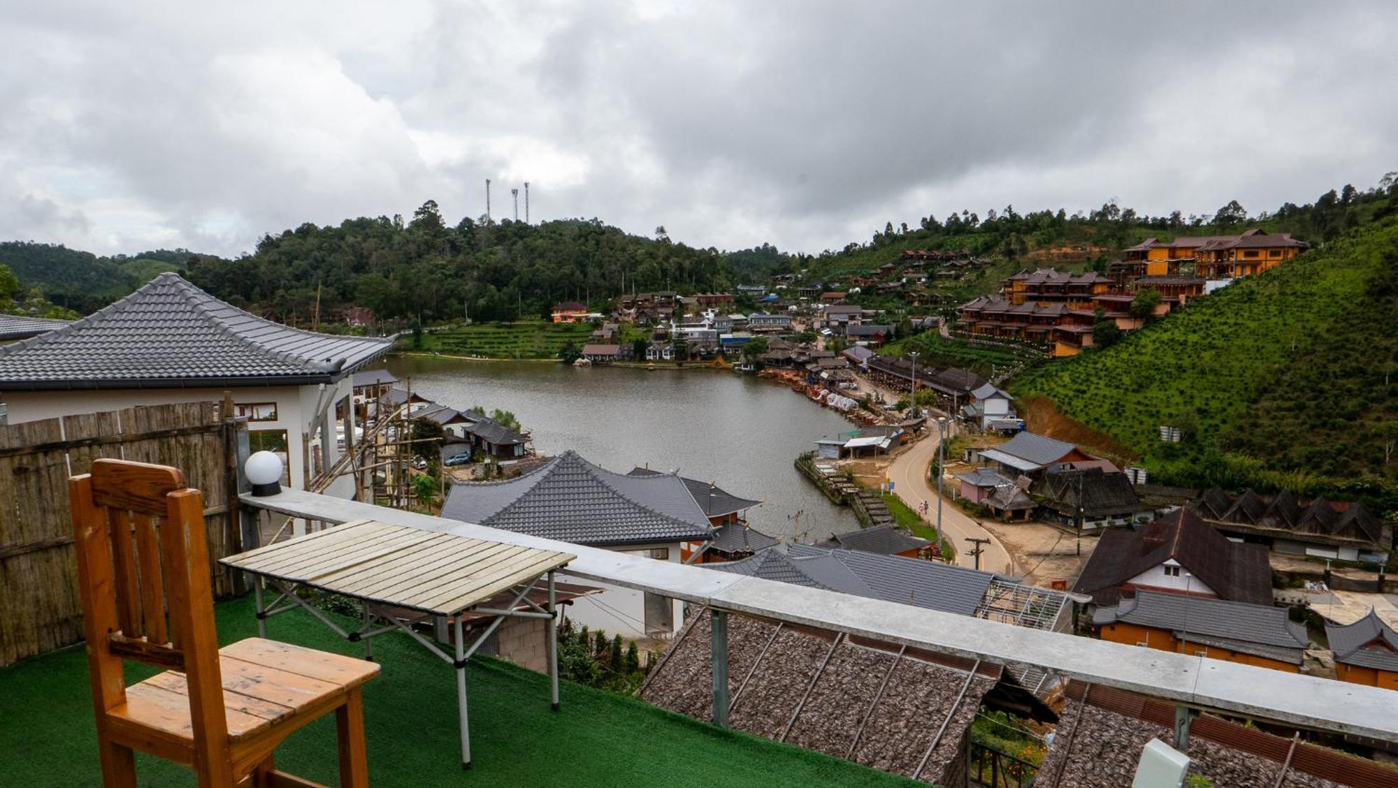 รักไทยโฮมสเตย์ Ban Rak Thai Ngoại thất bức ảnh